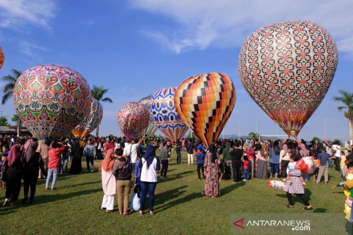 Airnav Semarang minta wargat taati larangan terbangkan balon udara