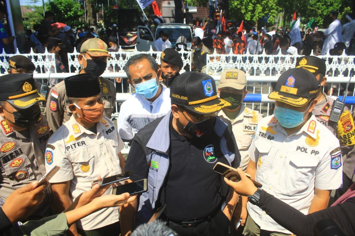 Aksi solidaritas Koalisi Rakyat NTB untuk Palestina di Mataram berjalan kondusif.