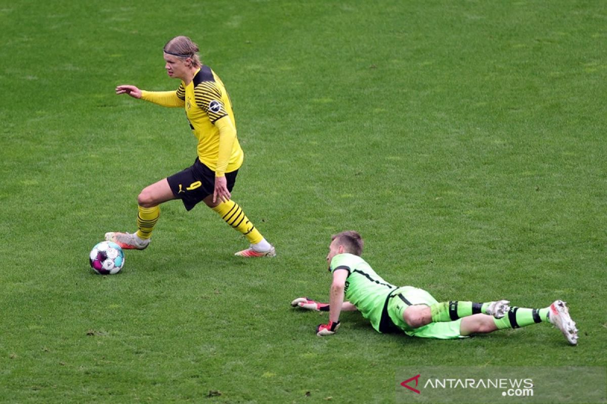 Dortmund tundukkan Leverkusen 3-1