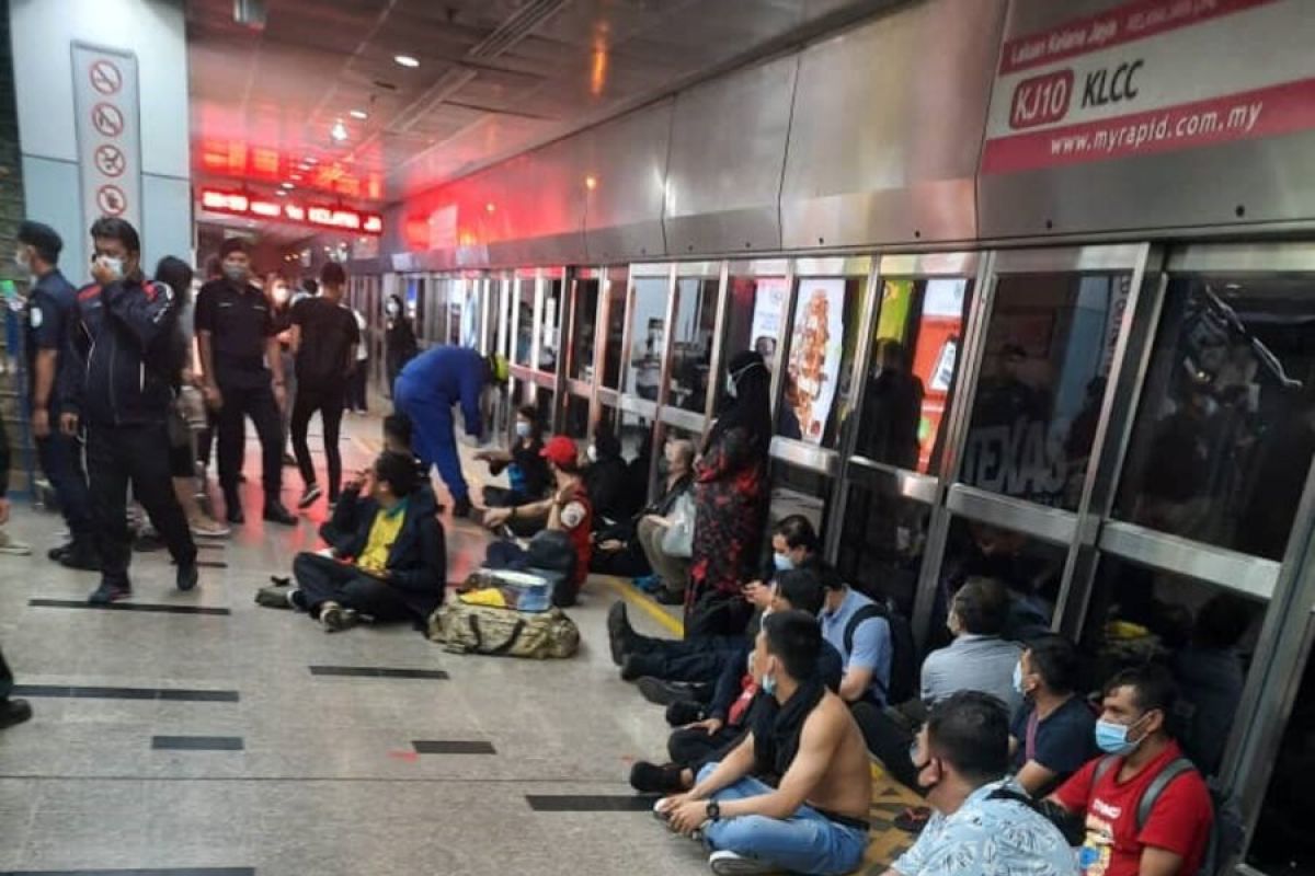 Dua LRT bertabrakan di terowongan bawah tanah Kuala Lumpur