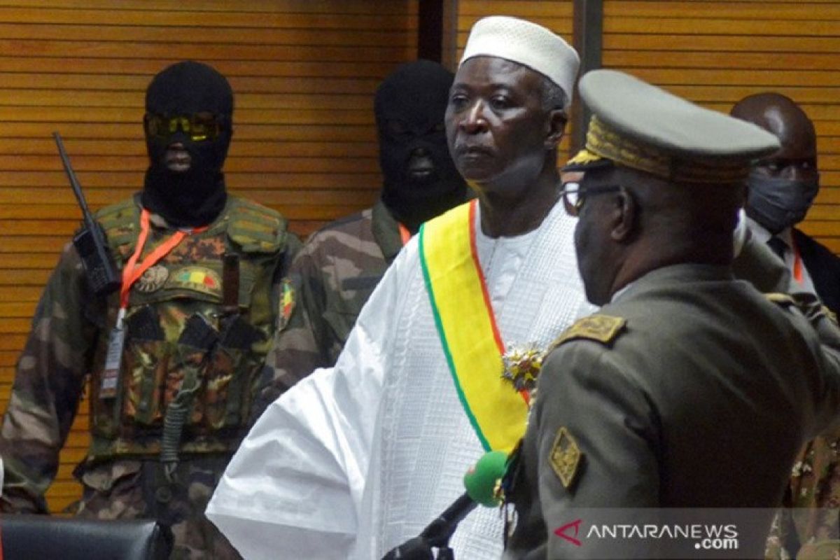 Presiden dan PM Mali dibebaskan militer