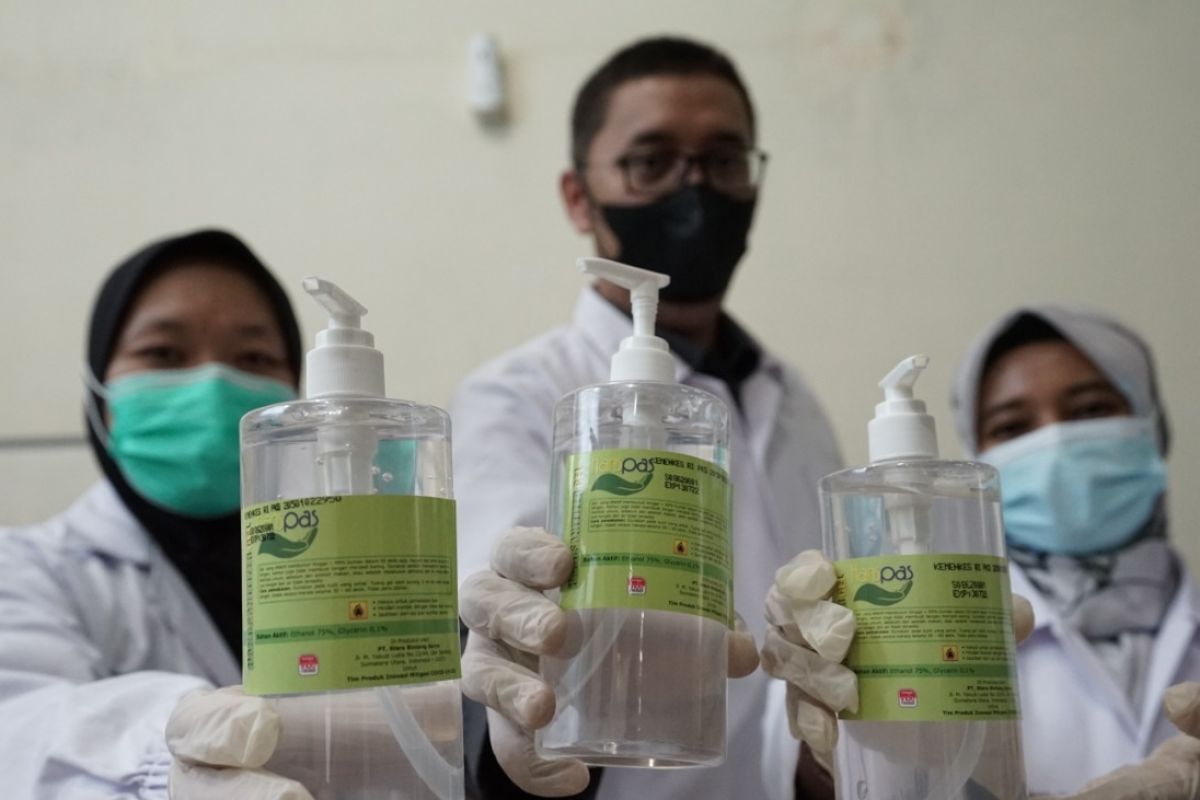 USU produksi handsanitizer efektif berikan perlindungan