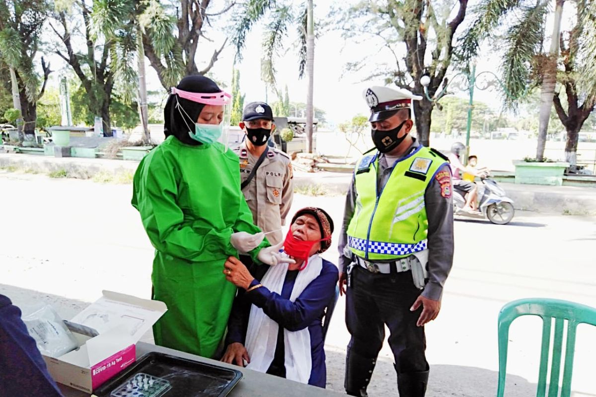 Sukseskan Kampung Sehat Jilid II, Polres Lotara rutin giat yustisi swab antigen