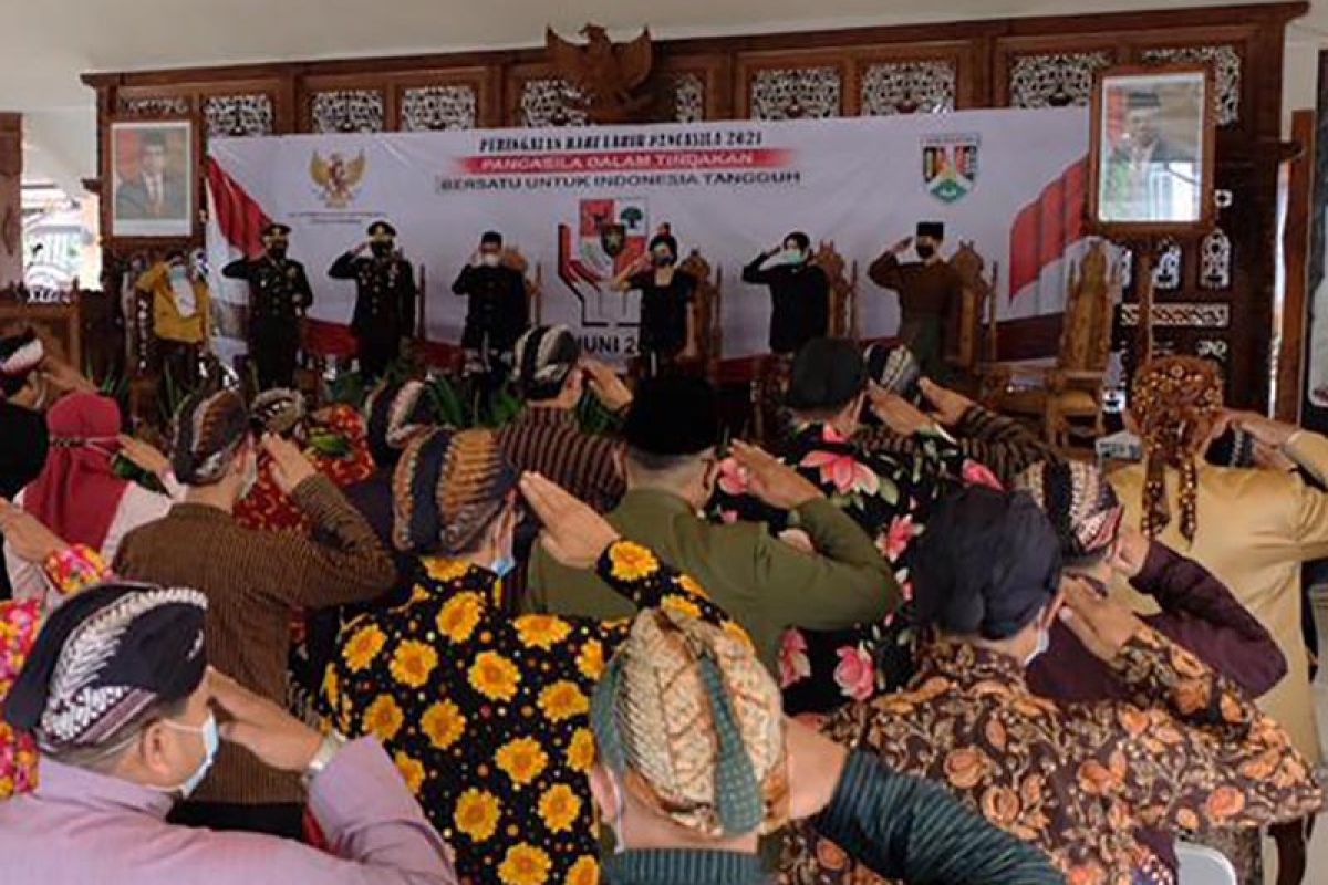 Upacara Hari Lahir Pancasila, Forkopimda Kota Magelang pakaian adat