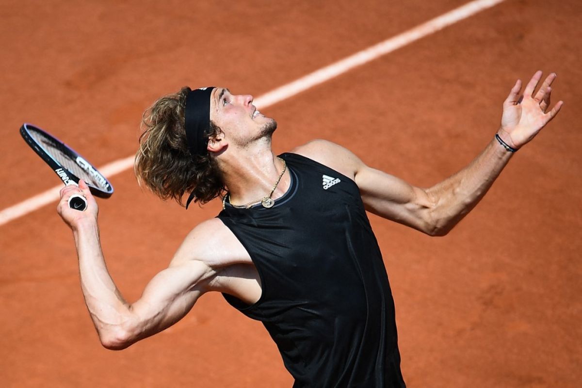 Zverev kembali ke semifinal French Open