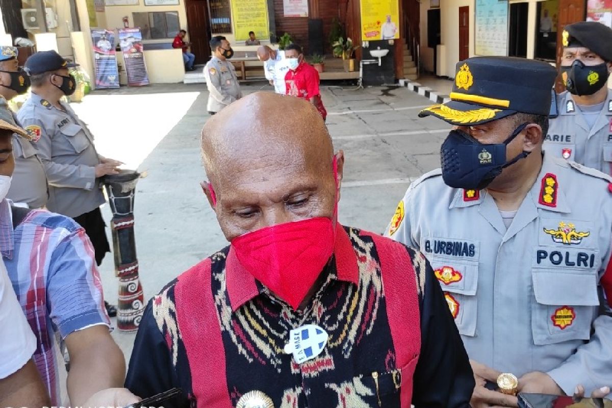 Pemkot Jayapura gandeng TNI-Polri vaksin warga sekitar venue PON XX