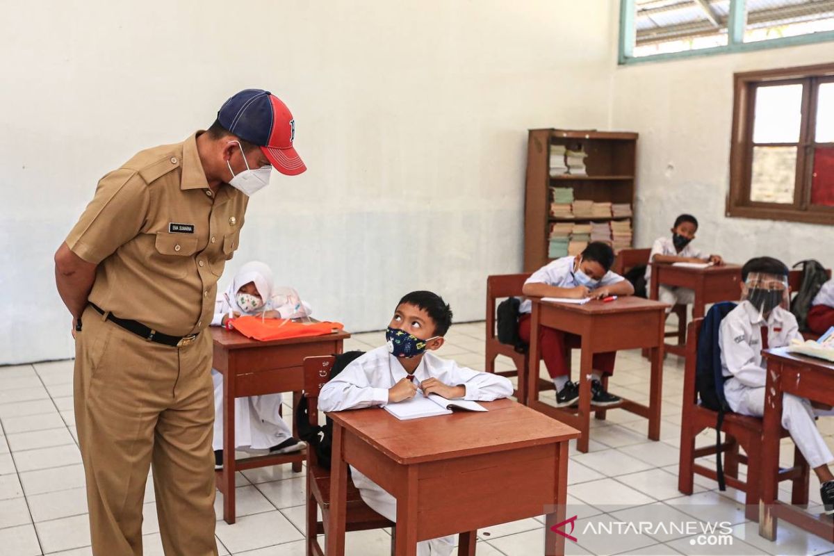 Banyak anak terpapar Covid-19, rencana PTM harus dievaluasi