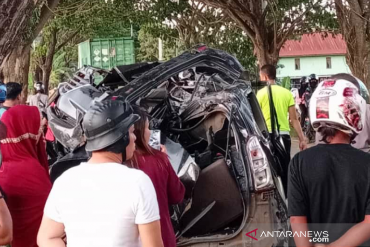 Lima mahasiswa UHO meninggal di TKP akibat kecelakaan tunggal