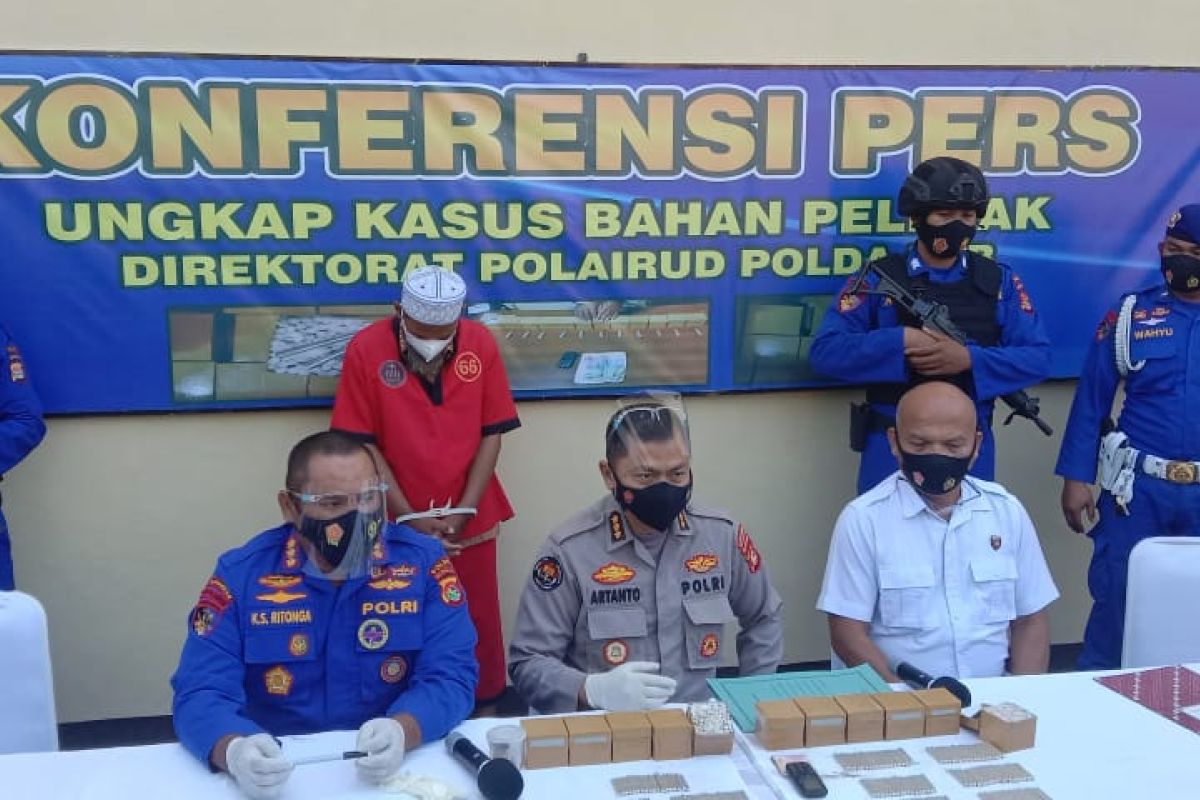 1.200 detonator bahan peledak diamankan Ditpolair Baharkam Polri dan Polda NTB