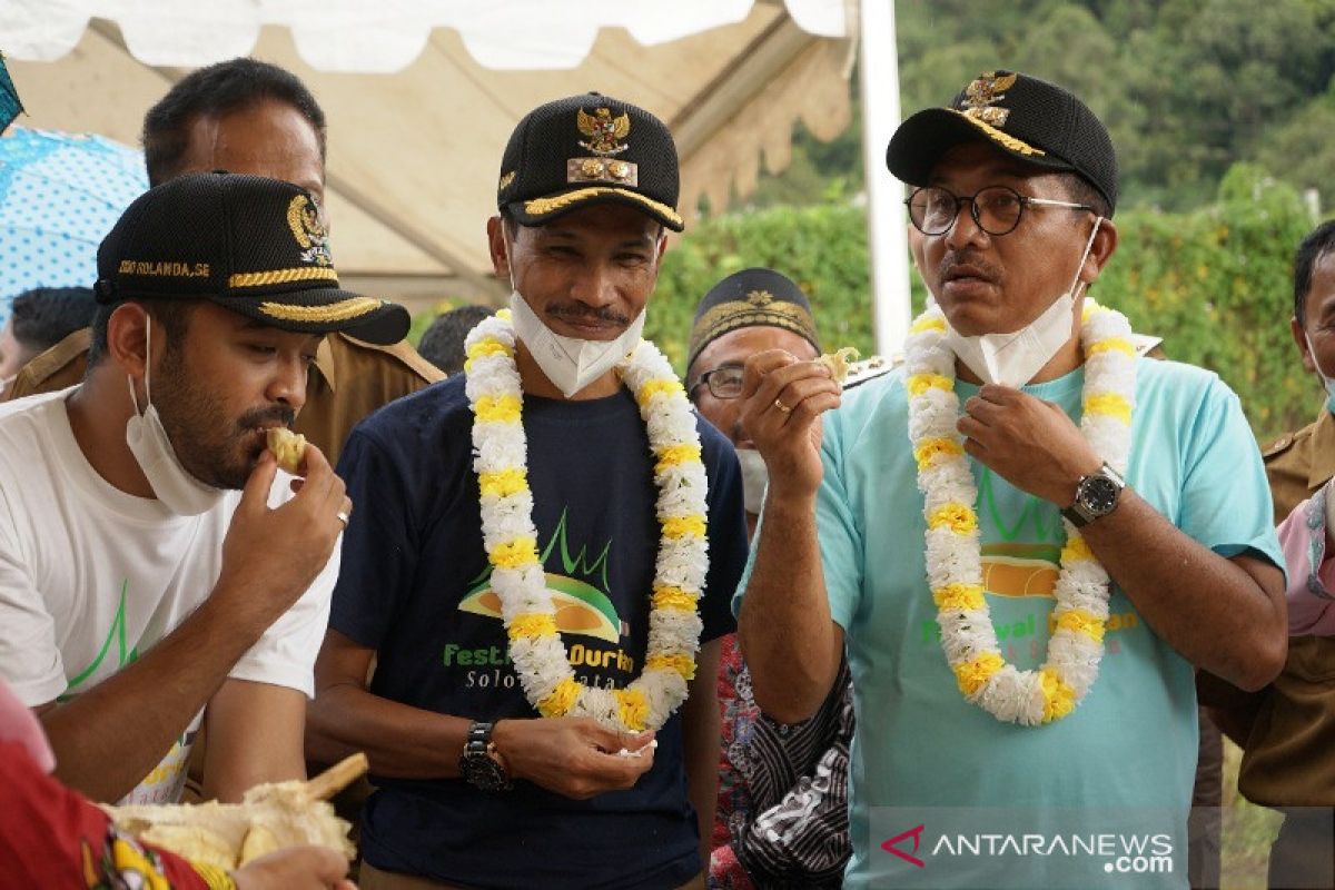 Festival Durian, terungkap Solok Selatan miliki puluhan varian durian yang telah berumur hingga 90 tahun