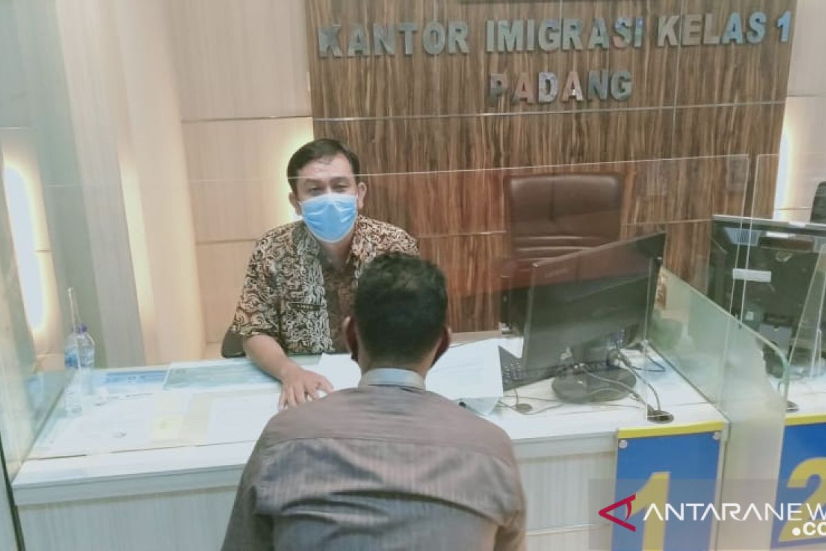 Imigrasi Padang berharap "Eazy Pasport" dongkrak pembuatan paspor yang masih lesu di tengah pandemi COVID-19