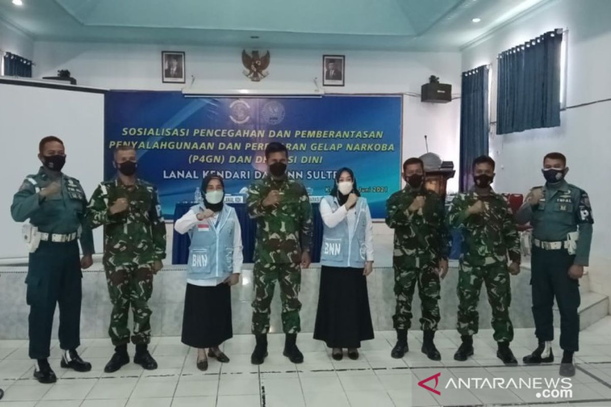 BNN Sulawesi Tenggara sosialisasi bahaya narkoba-tes urine prajurit Lanal Kendari