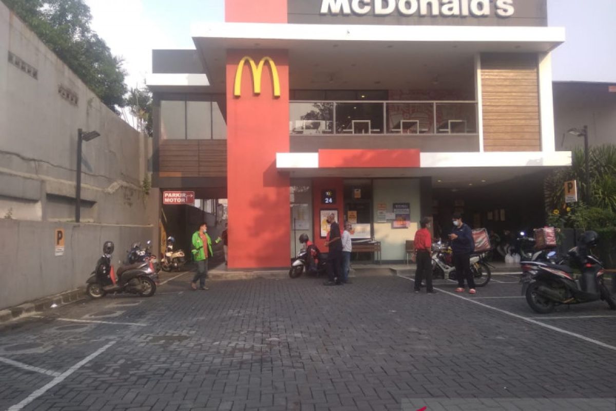 Kerumunan 'BTS Meal' sebabkan sejumlah gerai McDonald's disegel