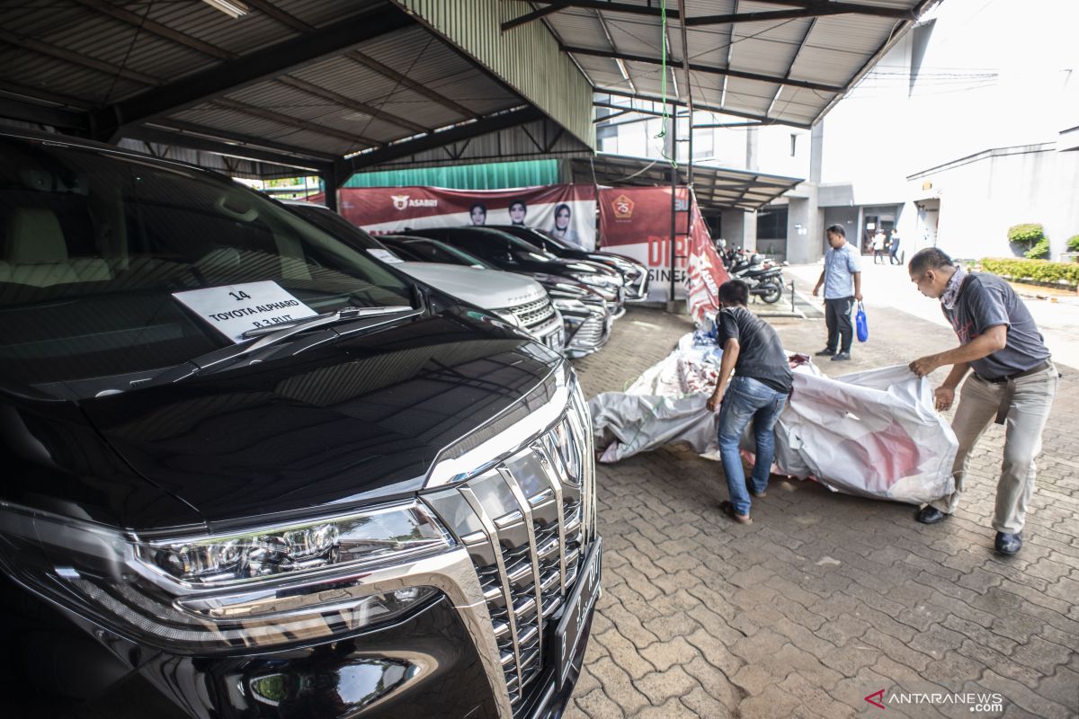 Hasil lelang mobil sitaan tersangka Asabri laku Rp17,2 miliar