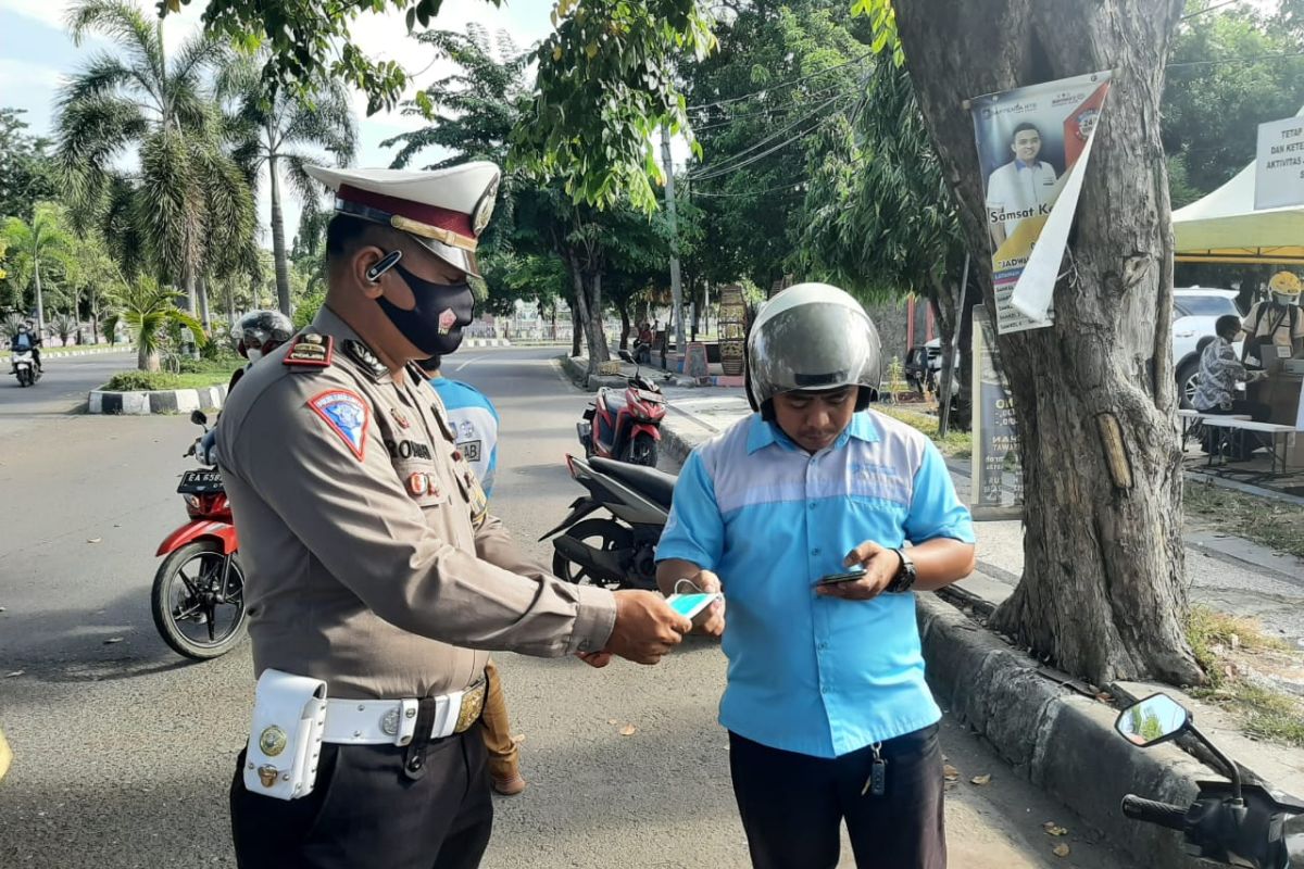 Satlantas Polres Sumbawa gelar operasi gabungan dan pemeriksaan kendaraan