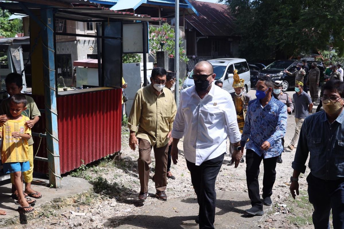 Kunker di Sultra, Ketua DPD RI ziarah ke Makam Sultan Buton I