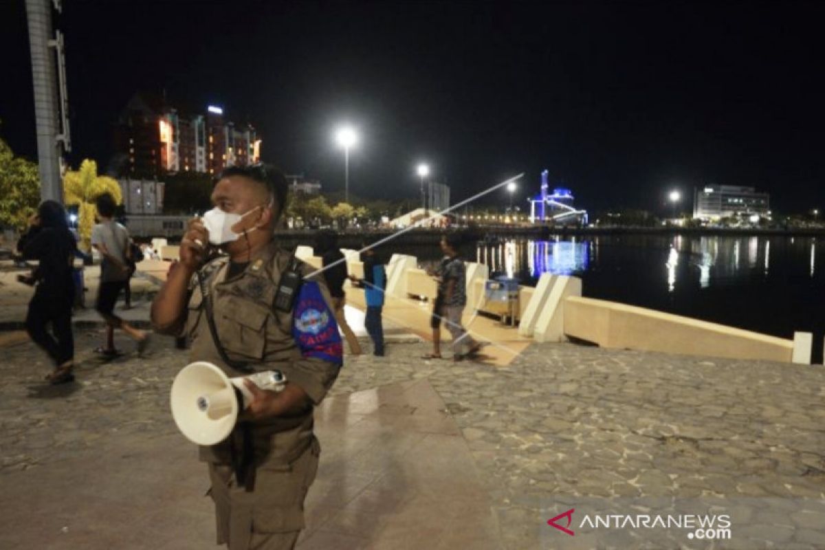 Menko Airlangga: Mal, pasar beroperasi maksimal hingga jam 8 malam