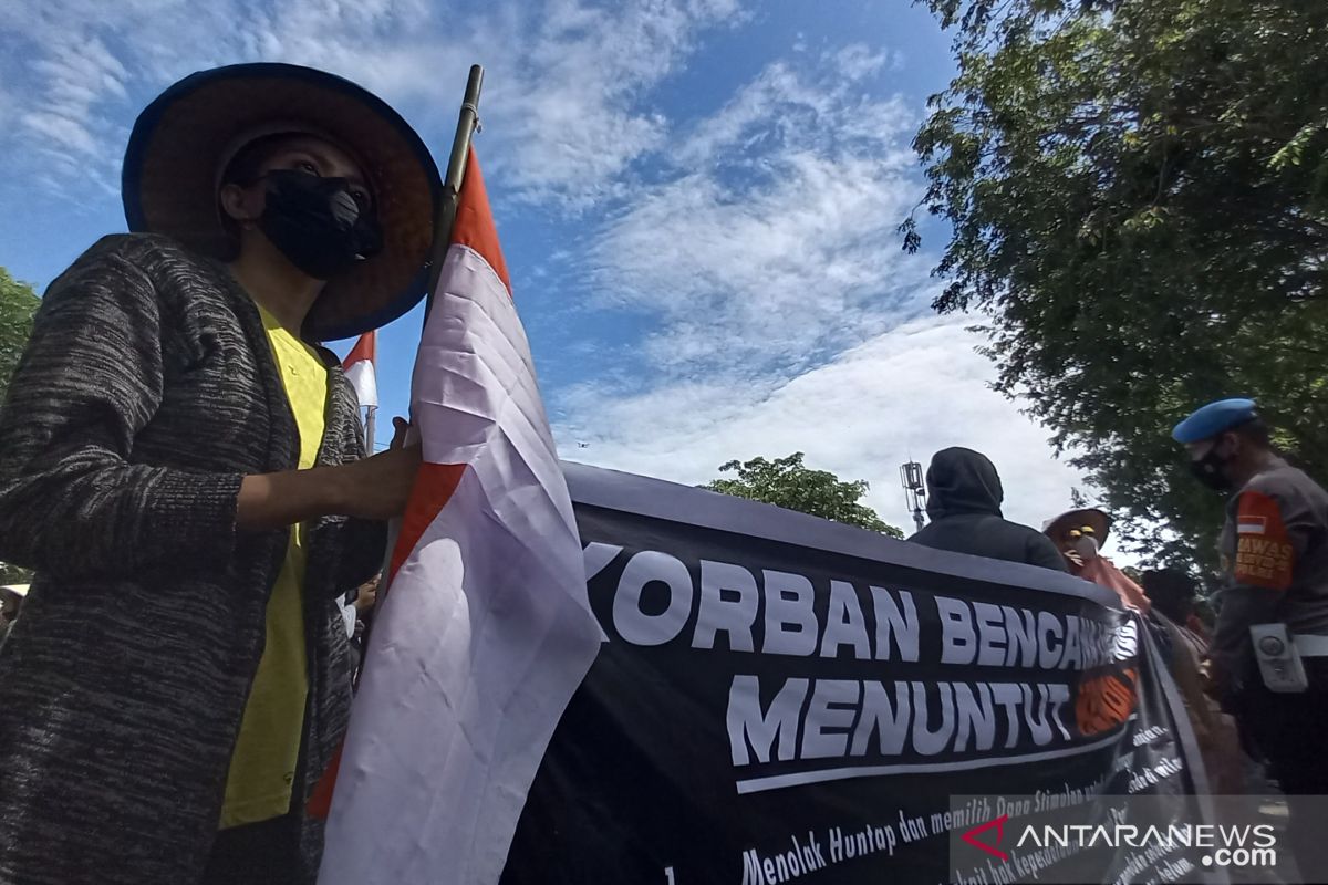 Warga Donggala aksi jalan kaki Donggala-Palu  tuntut hunian tetap