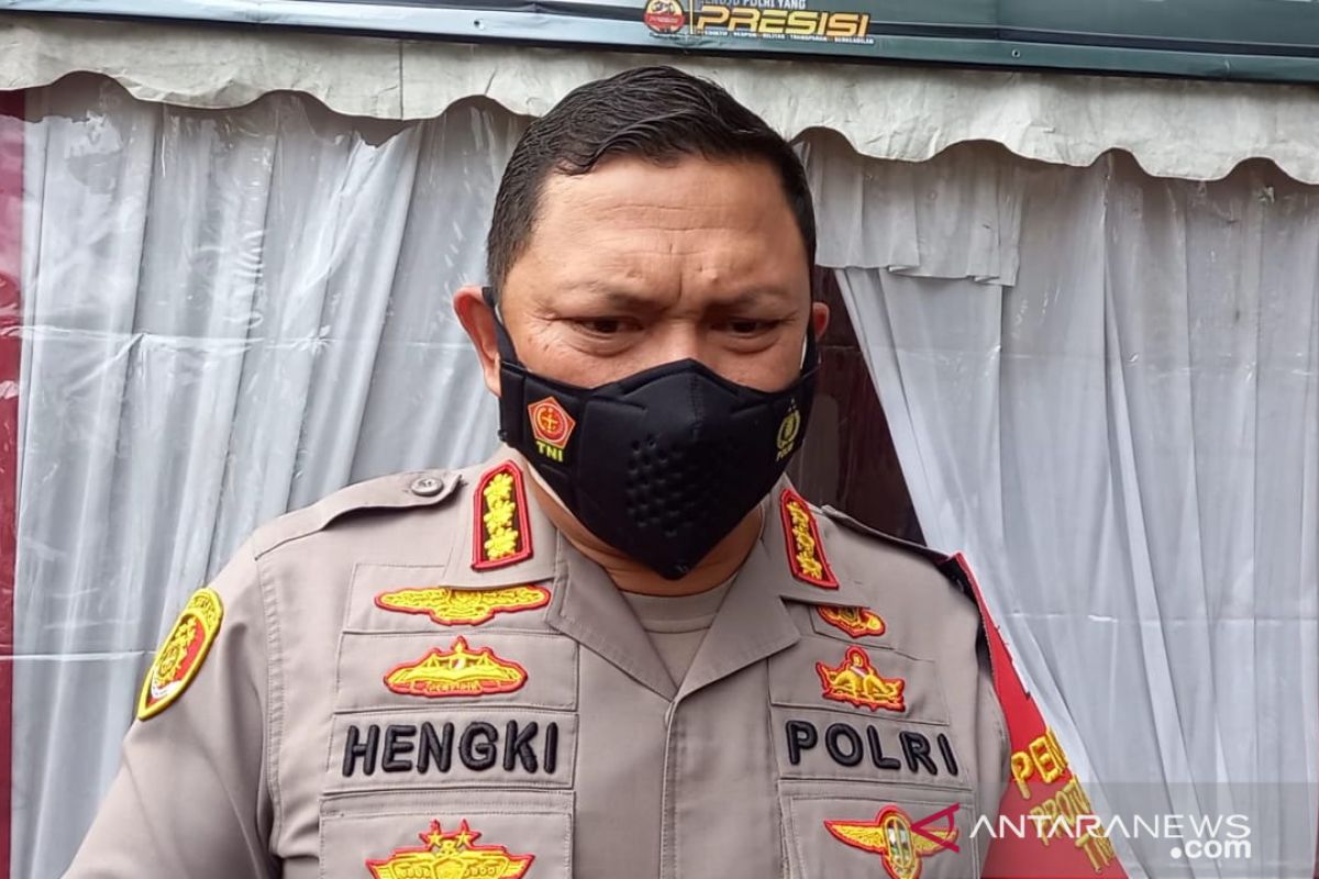 Polisi segel Plaza Kenari Mas lantaran tetap buka saat PPKM Darurat