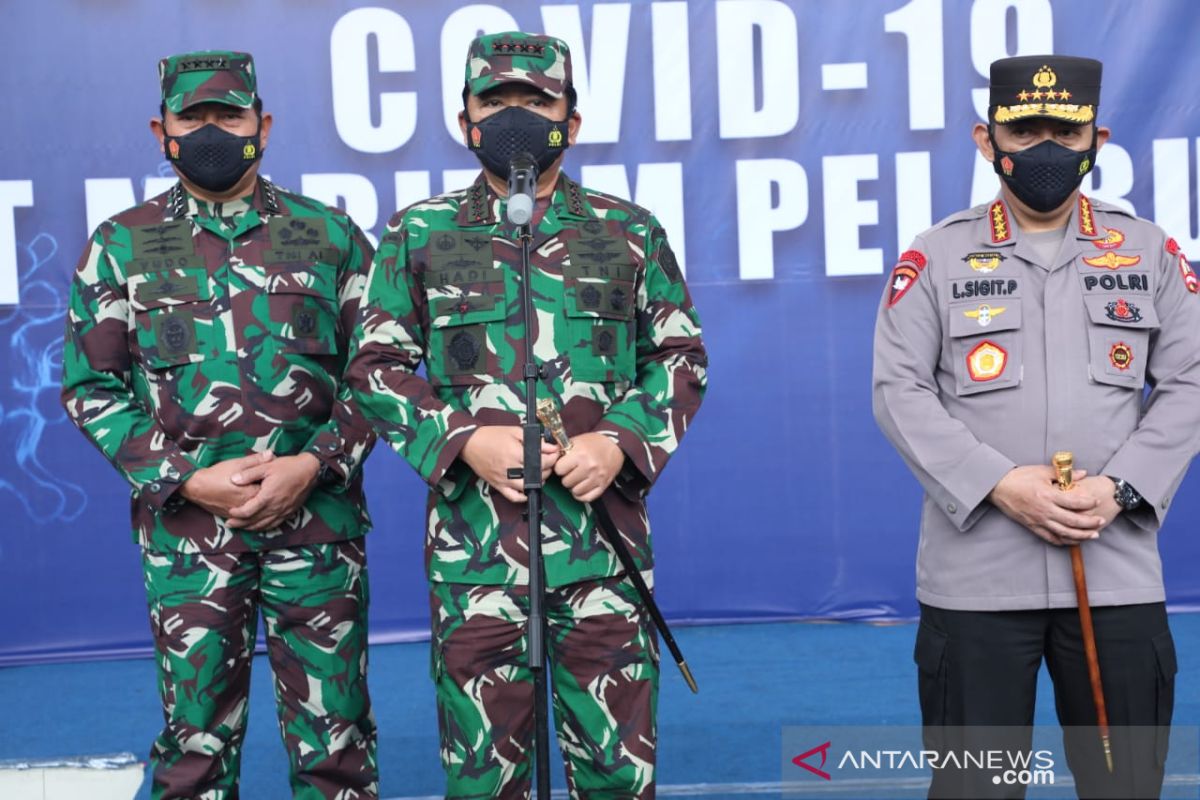 Panglima TNI bersama Kapolri pantau Serbuan Vaksinasi di Pelindo II