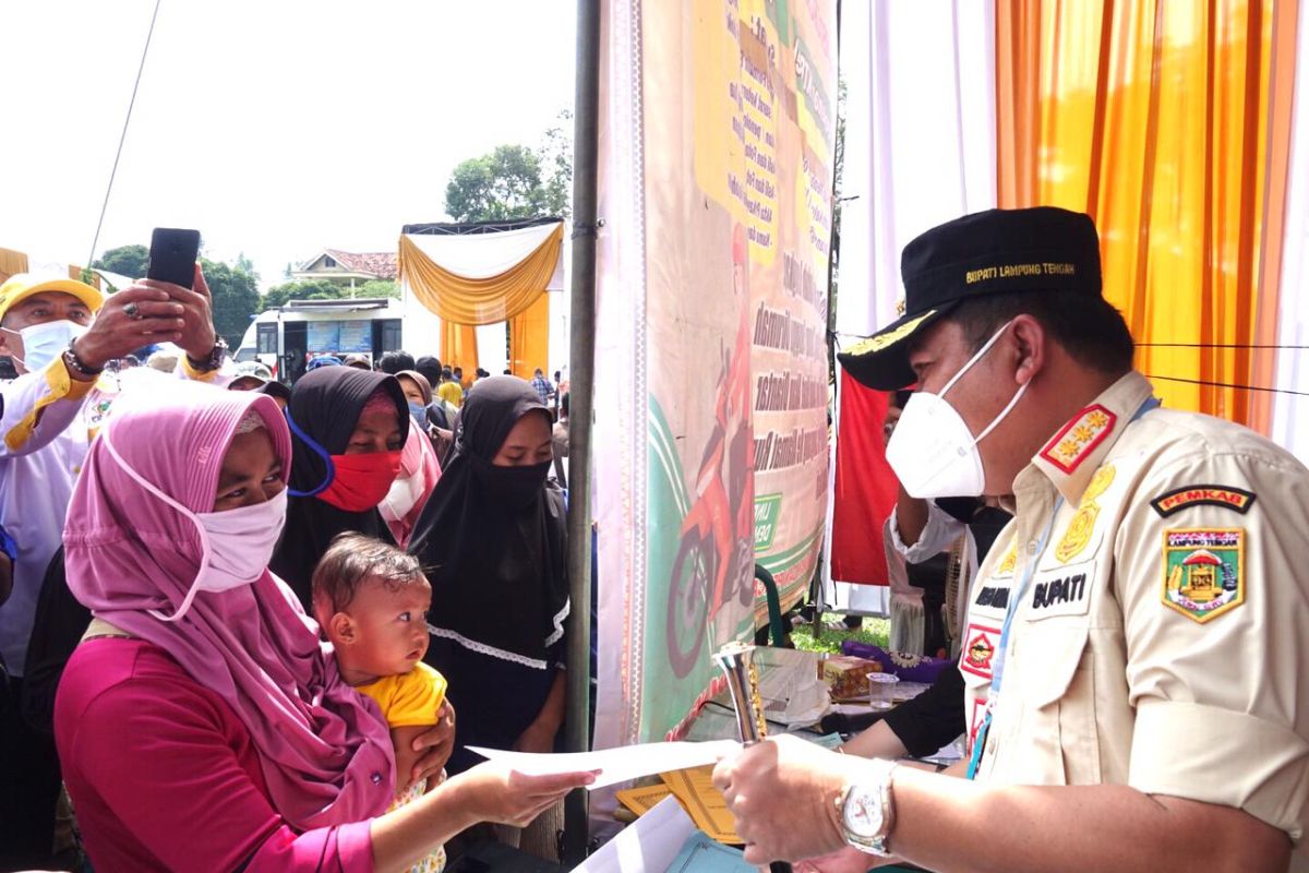 Ngantor di Kecamatan Kalirejo, Bupati ingin pelayanan masyarakat berjalan baik