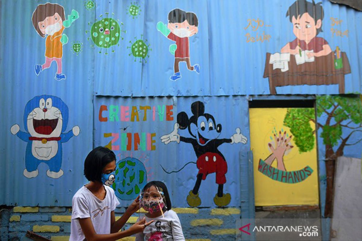 Ini panduan isolasi mandiri untuk anak-anak dan keluarga