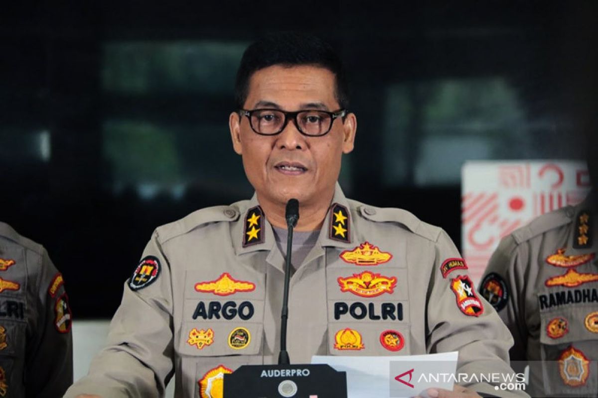 Polri persilahkan BEM UI laporkan perentasan akun