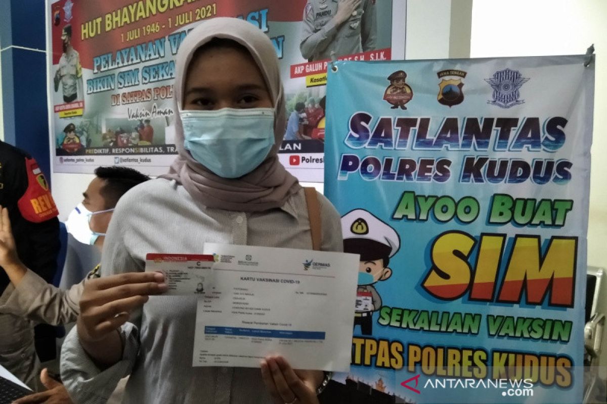 Setiap pemohon SIM di Kudus mendapatkan pelayanan vaksinasi secara gratis