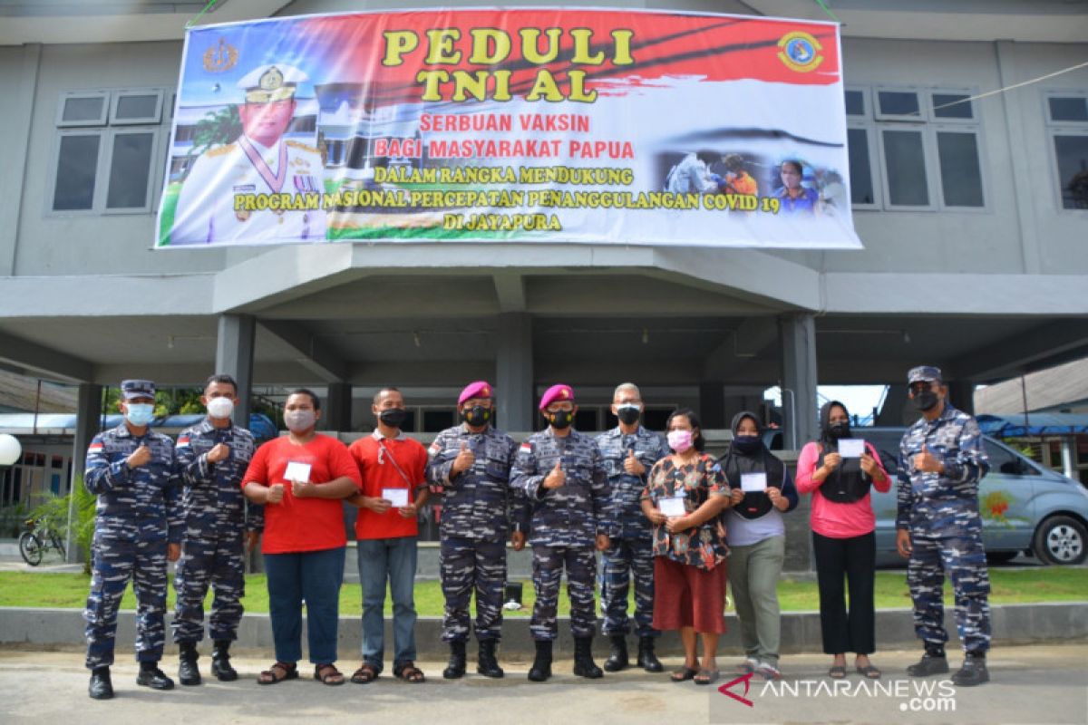 Lantamal X Jayapura gelar vaksinasi massal warga Papua