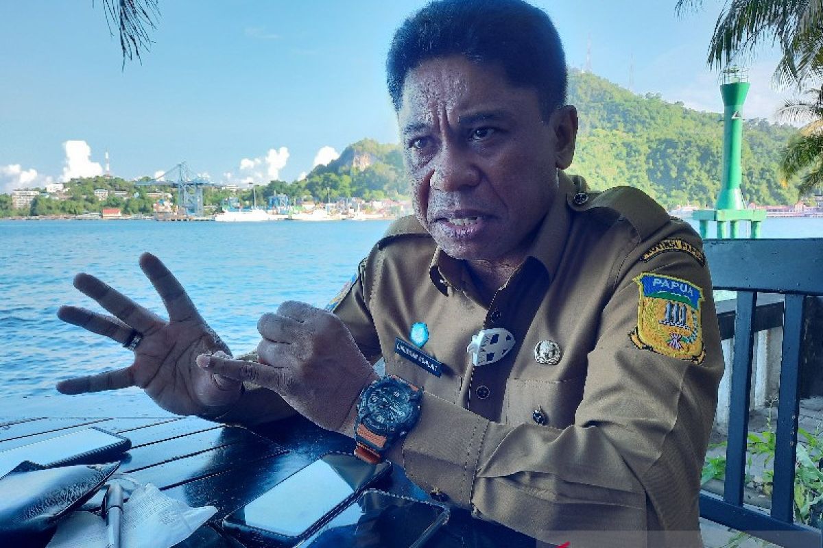 Disdik Papua minta tenaga pendidik harus divaksin COVID-19