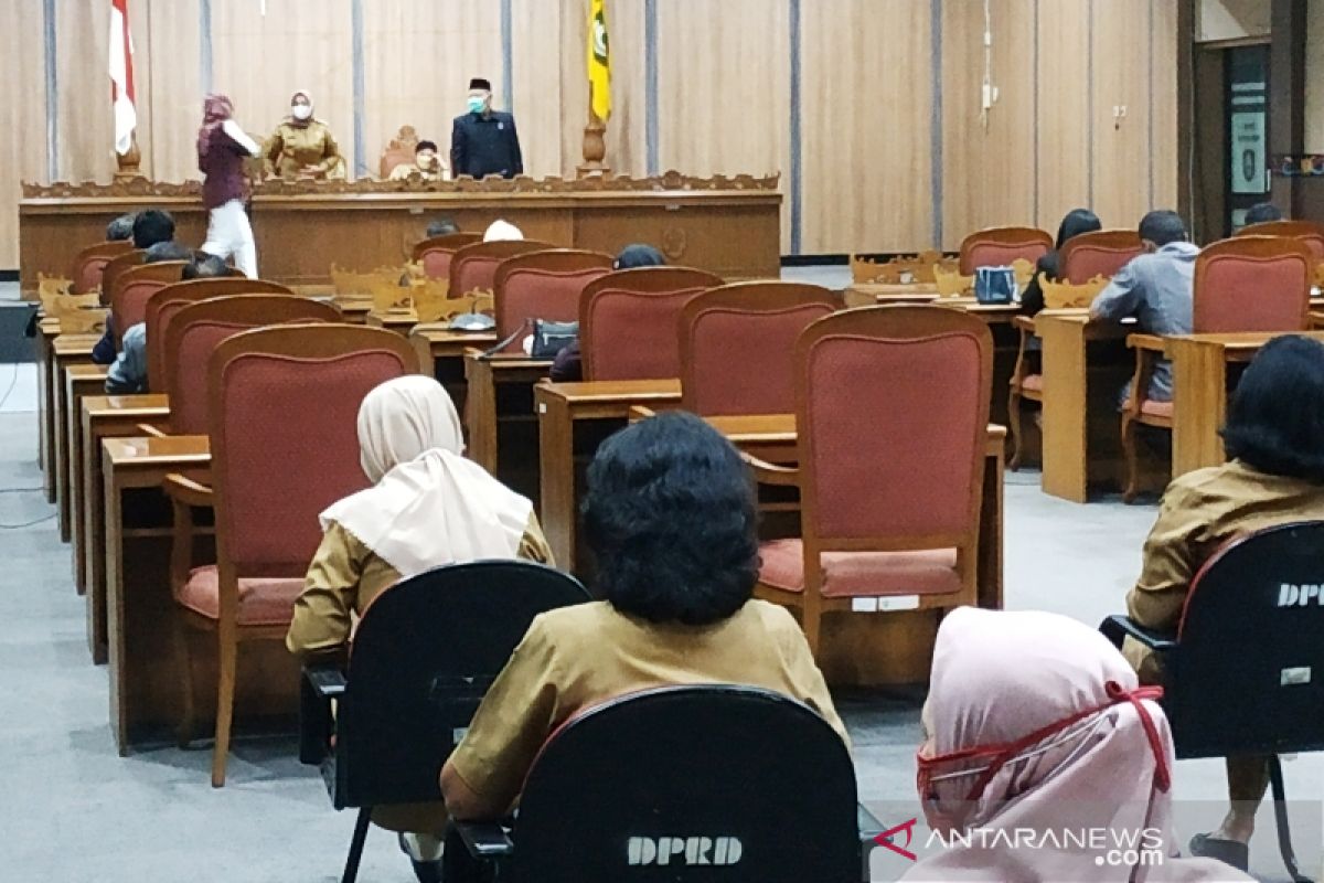 Bapemperda DPRD Kotim tuntaskan dua raperda inisiatif