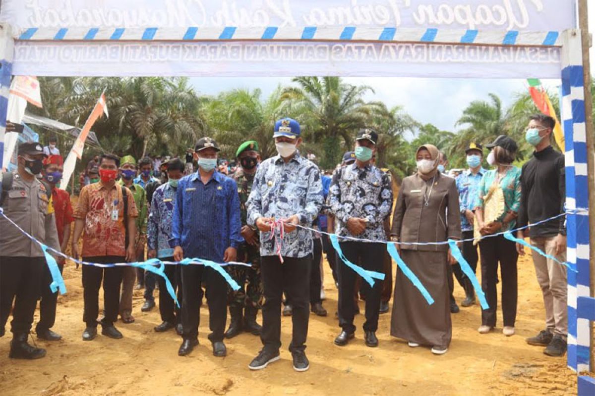 Bupati  resmikan 'Jembatan Koyem' di Desa Pandran Raya