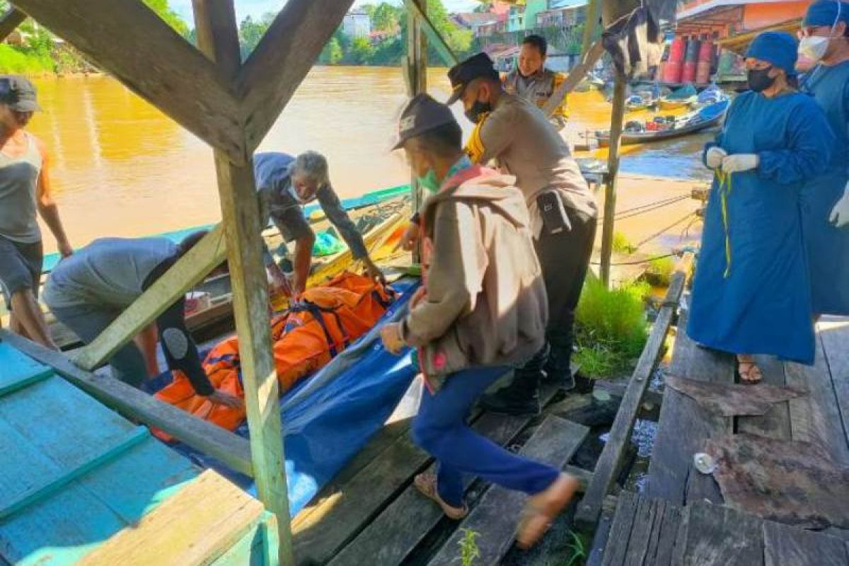 Mayat perempuan tanpa busana ditemukan di Sungai Kahayan