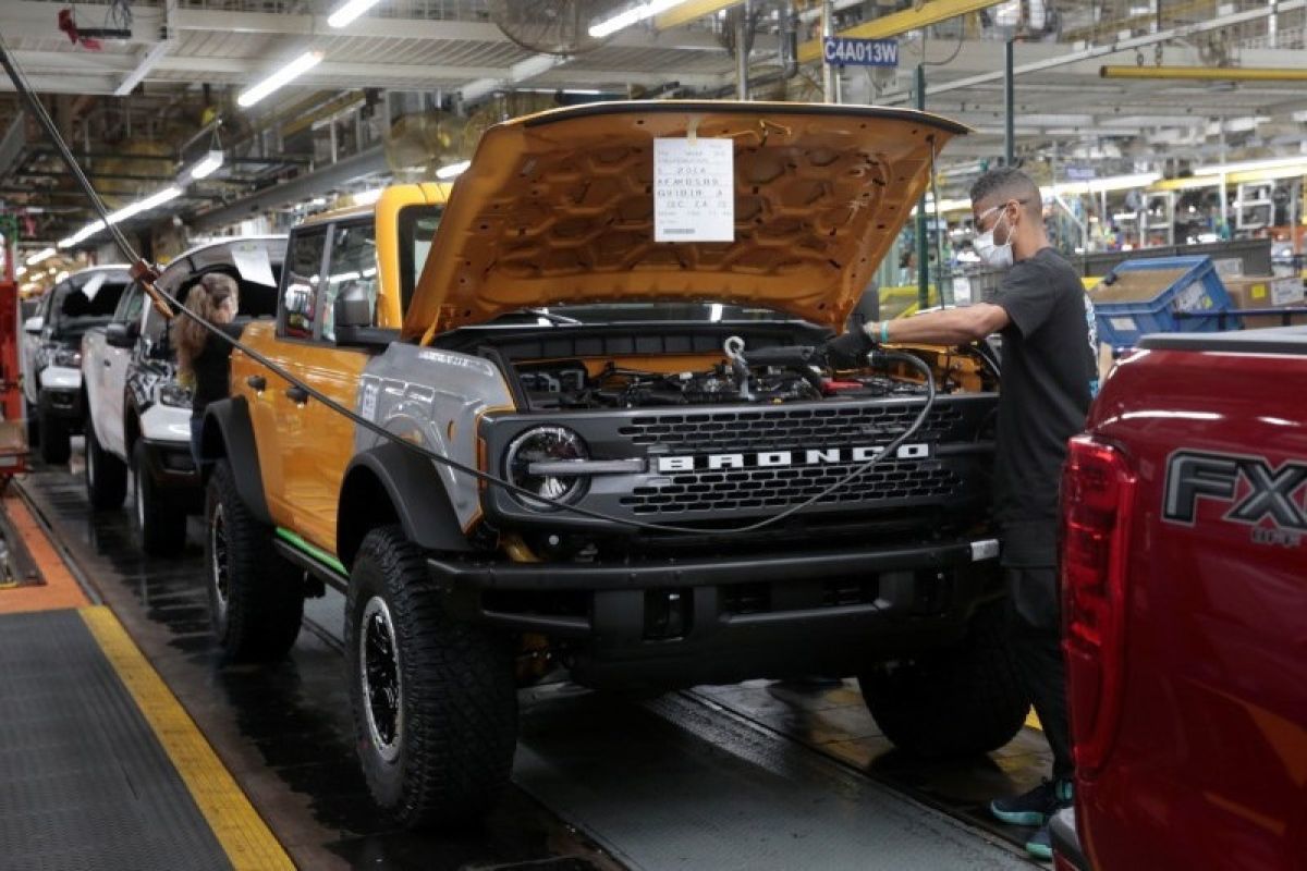 Ford akan tangguhkan produksi Bronco selama dua pekan