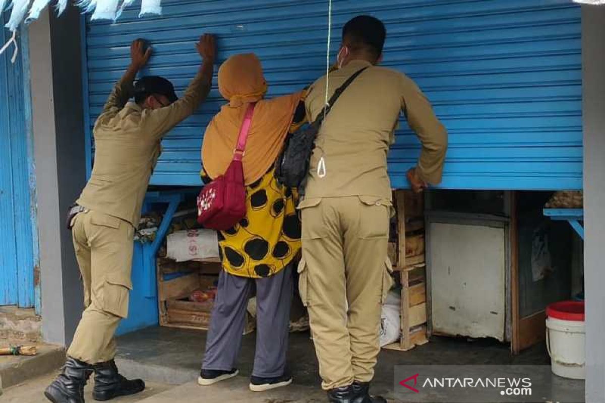 PPKM Darurat, pasar tradisional di Temanggung patuhi jam operasional