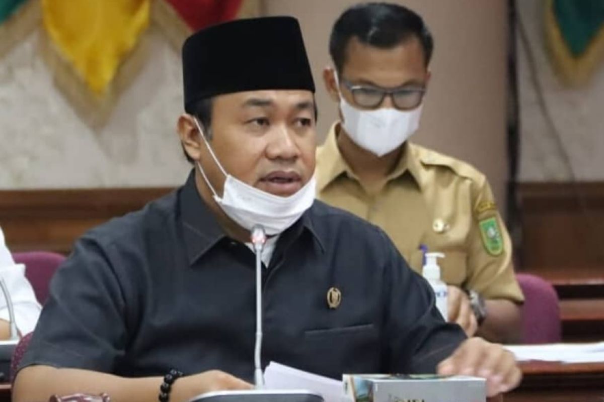 Ketua DPRD Riau disebut terima uang dari Uun untuk cicil mobil