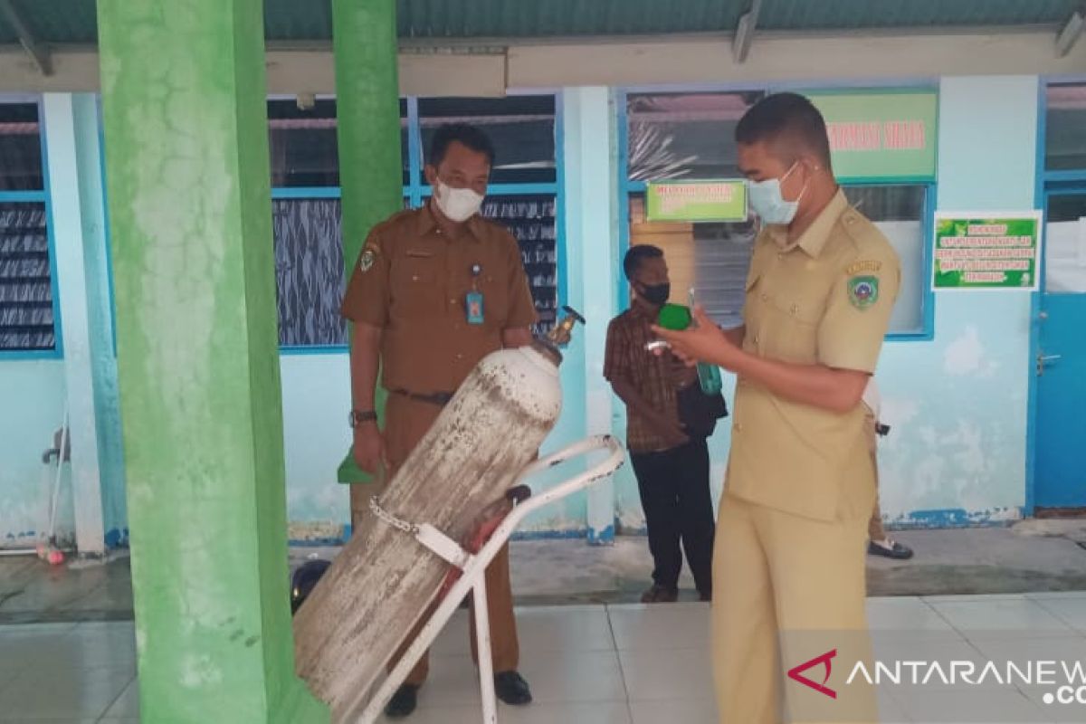 Di RSUD Lubuk Sikaping kebutuhan oksigen bagi pasien positif COVID-19 dan medis masih mencukupi