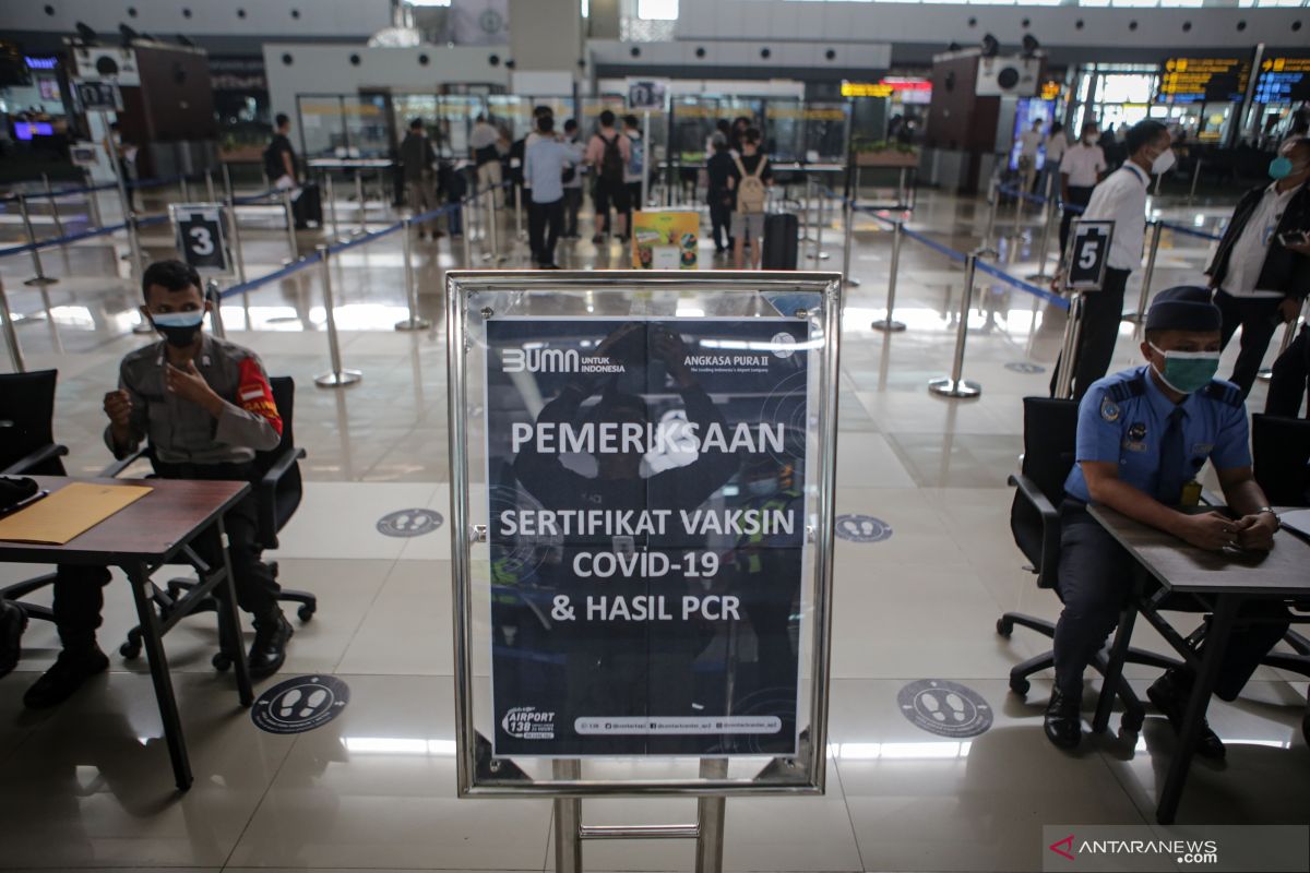 Pemerintah tak menutup perjalanan luar negeri sesuai instruksi WHO