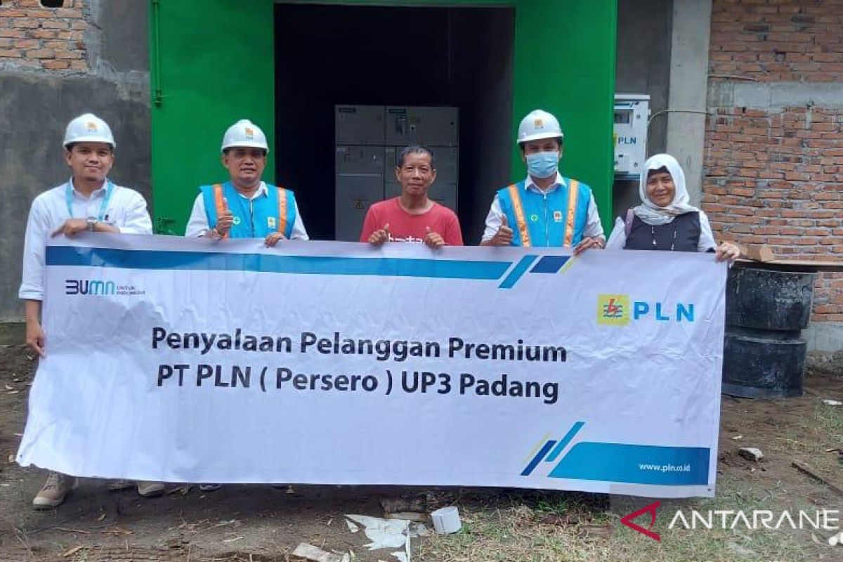 Tingkatkan efisiensi dan efektivitas usaha, makin banyak pelanggan PLN UP3 Padang beralih ke layanan premium