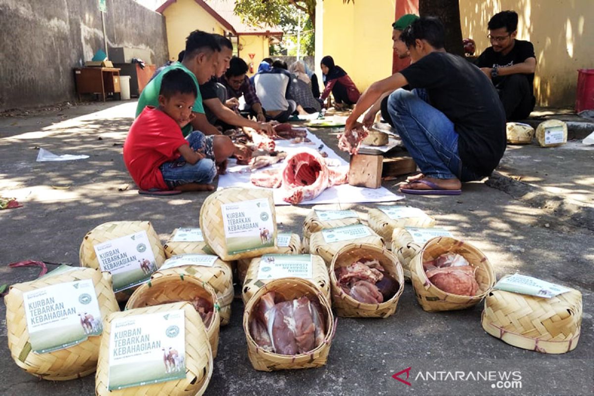 Terapkan prokes saat penyaluran daging kurban