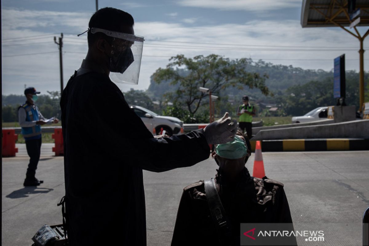 Angka kematian akibat COVID-19 di Semarang masih relatif tinggi