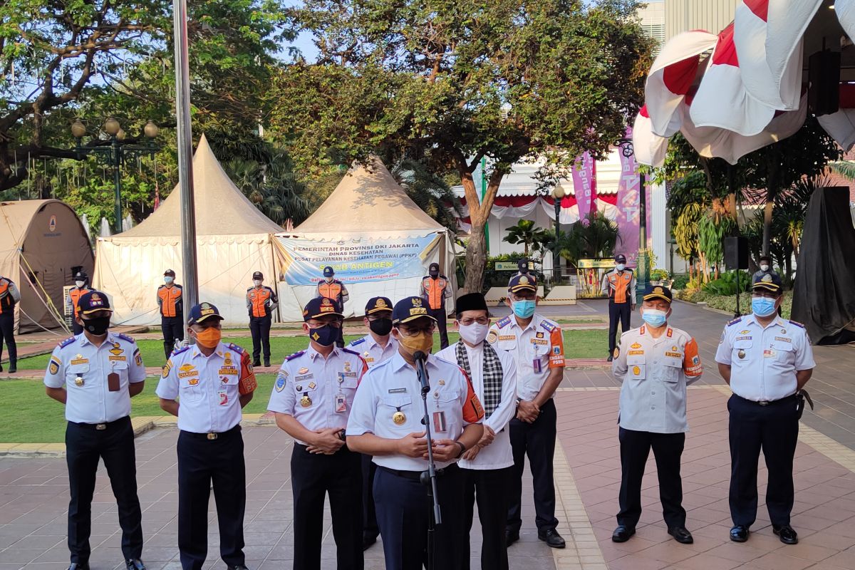 Anies pecat delapan personel Dishub karena  "ngopi saat PPKM Darurat