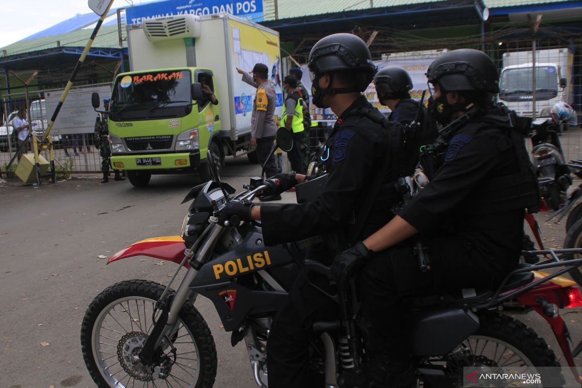 Brimob Polda NTT kawal ketat kedatangan  vaksin