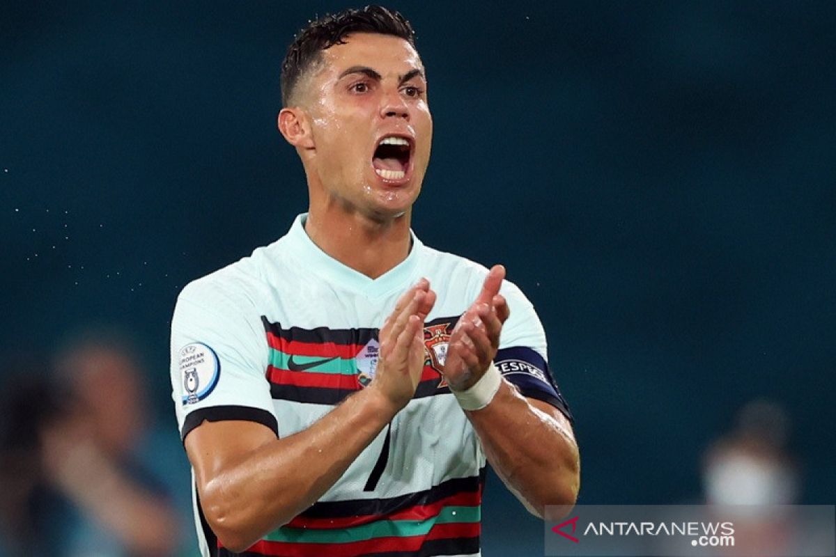 Sepatu Emas Euro 2020 milik megabintang Cristiano Ronaldo