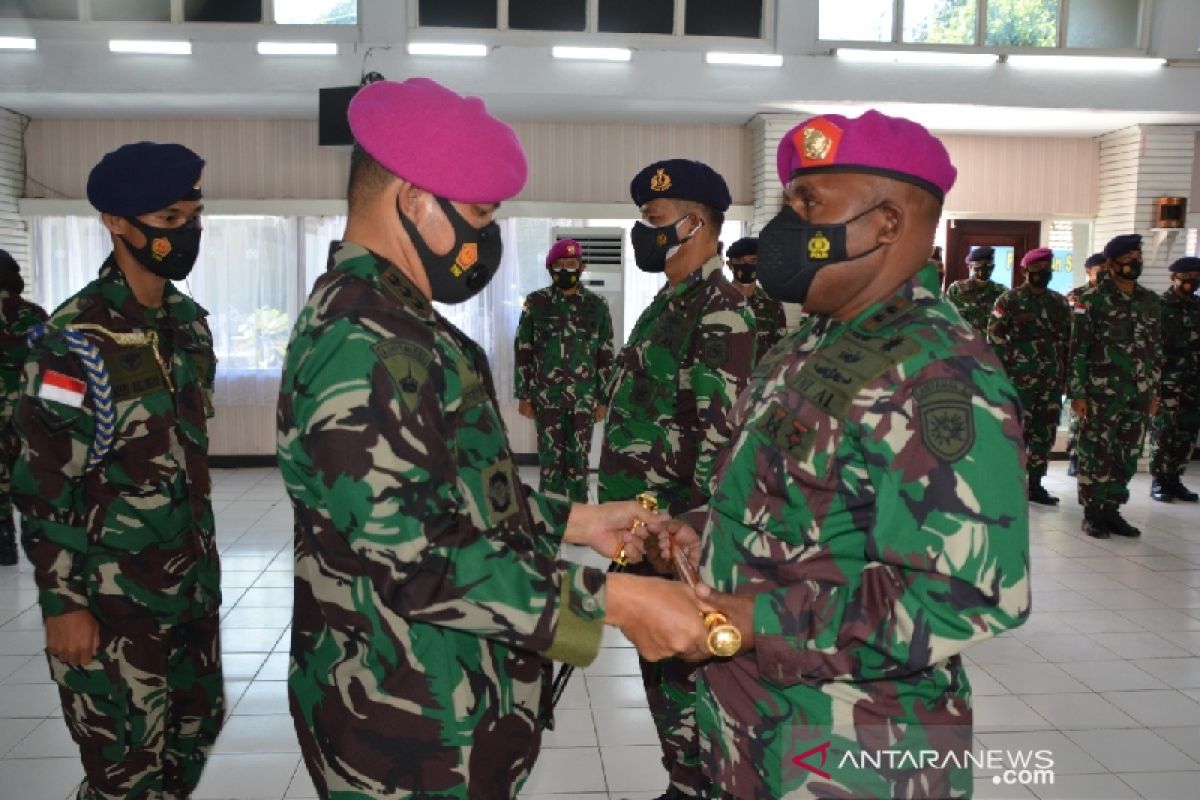 Putra Sentani Papua Letkol (Mar) Karlos Deda jabat Komandan Lanal Biak