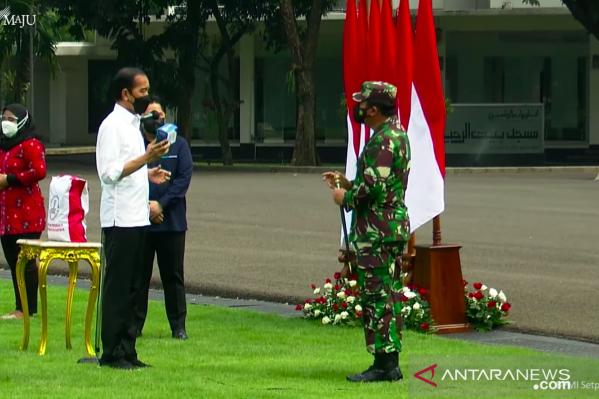 Presiden Joko Widodo luncurkan 300 ribu paket obat pasien isoman