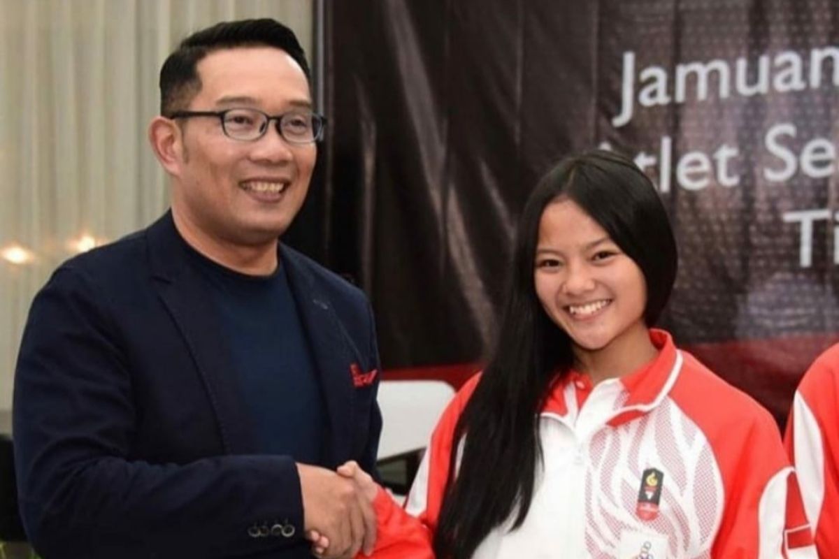 Ridwan Kamil beri "kadeudeuh" liftet Windy Cantika Rp300 juta