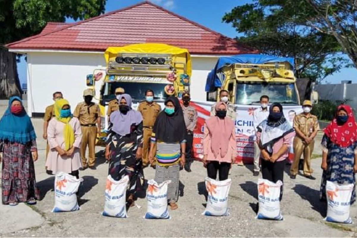 Pemkab Buton Selatan salurkan beras kepada 9.646 KPM terdampak PPKM