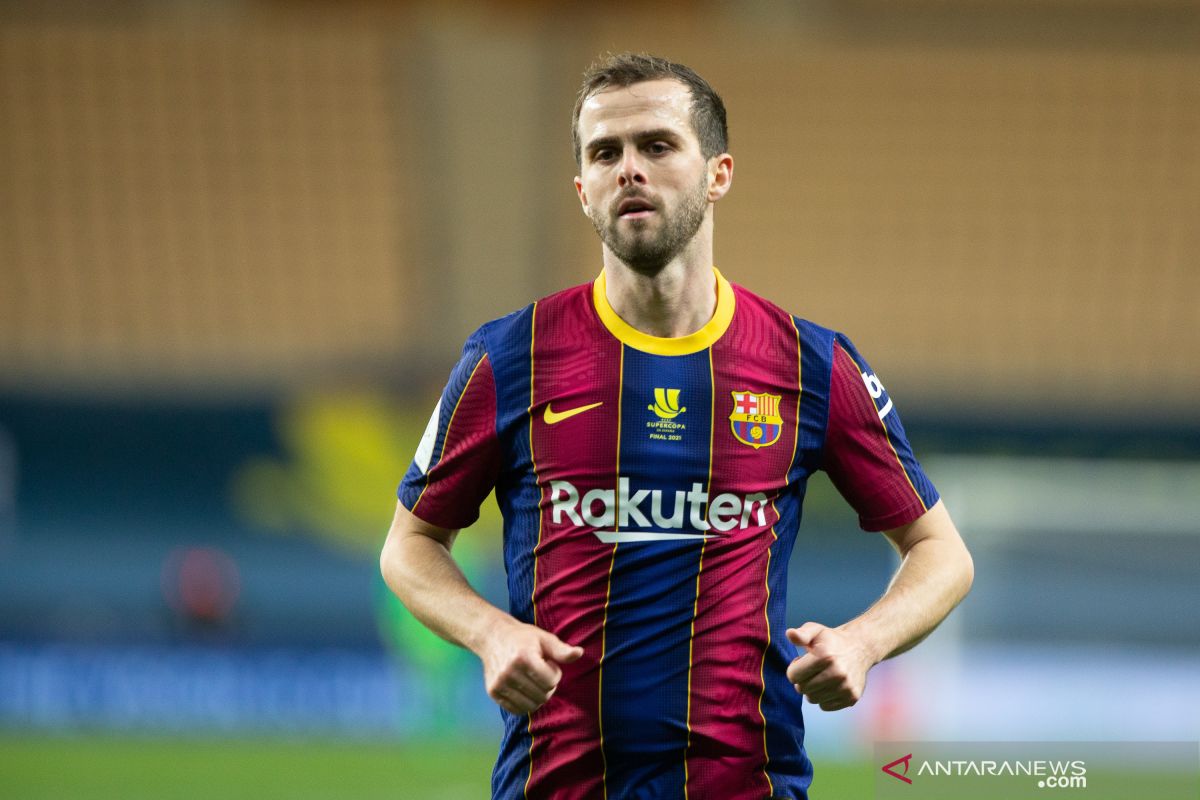 Besiktas pinjam Miralem Pjanic dari Barcelona