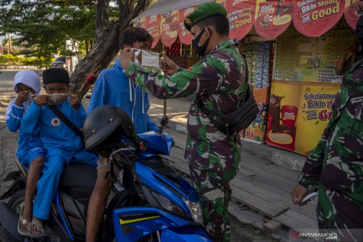 Kepatuhan masyarakat pada protokol kesehatan meningkat di hampir semua provinsi